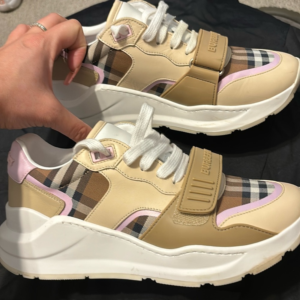 Burberry shoes